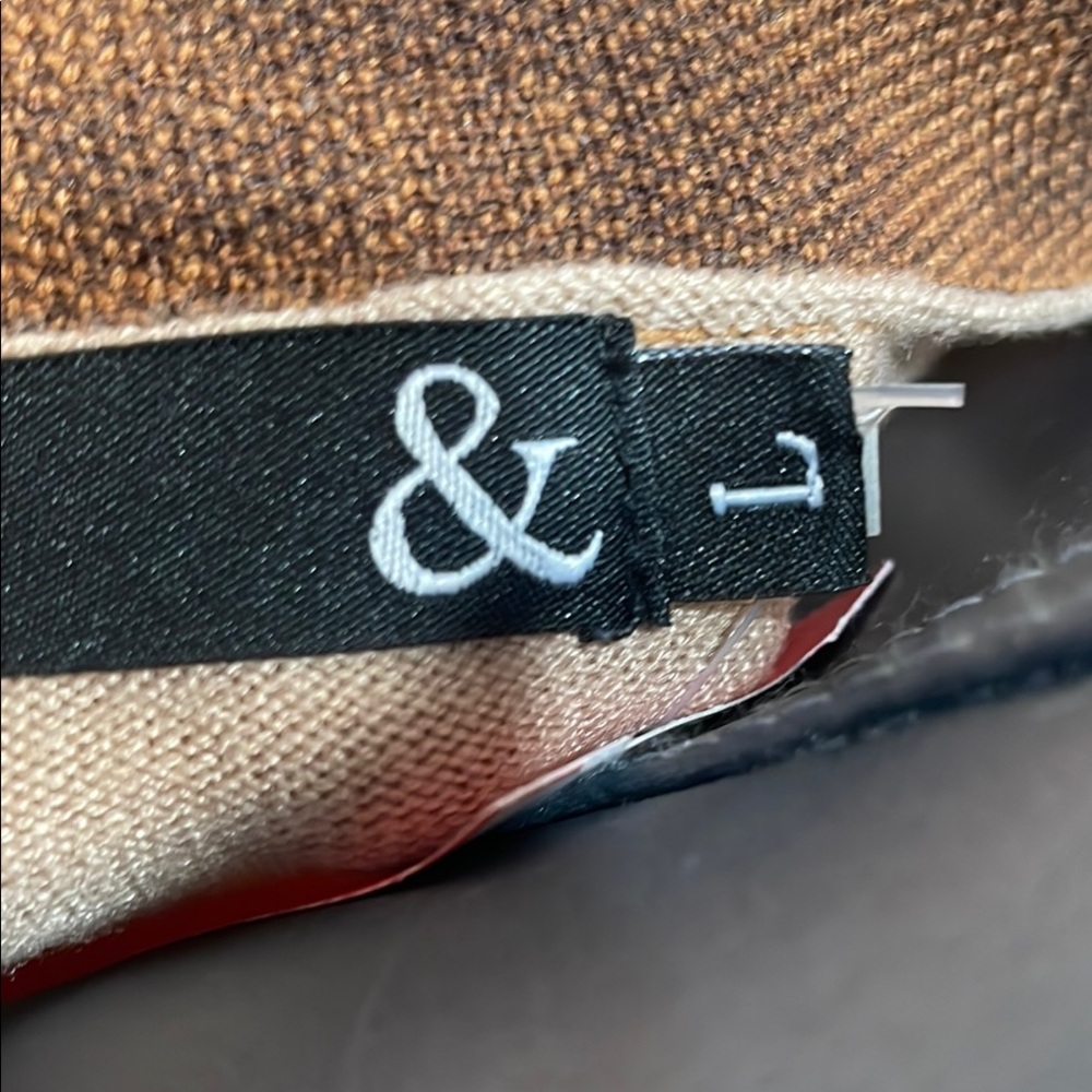 Ampersand Ave. Black and Tan Crew Neck Sweater - Picture 5 of 5